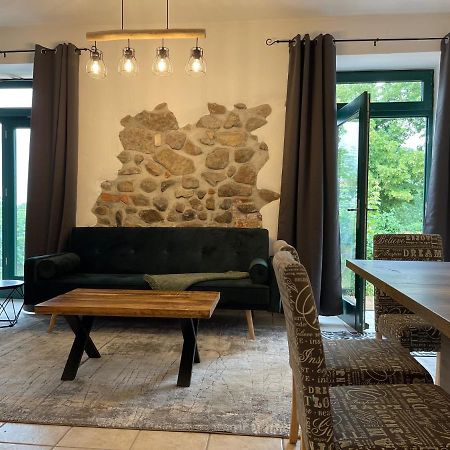 Mitten In Der Natur : Ferienwohnung Mit 3 Schlafzimmern, Neu Eingerichtet Neu Gaarz 外观 照片