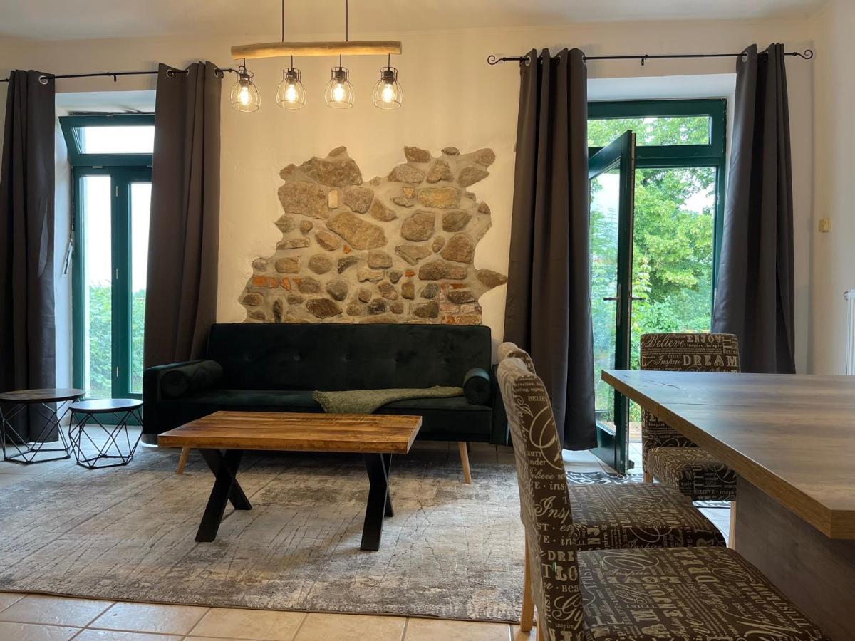 Mitten In Der Natur : Ferienwohnung Mit 3 Schlafzimmern, Neu Eingerichtet Neu Gaarz 外观 照片